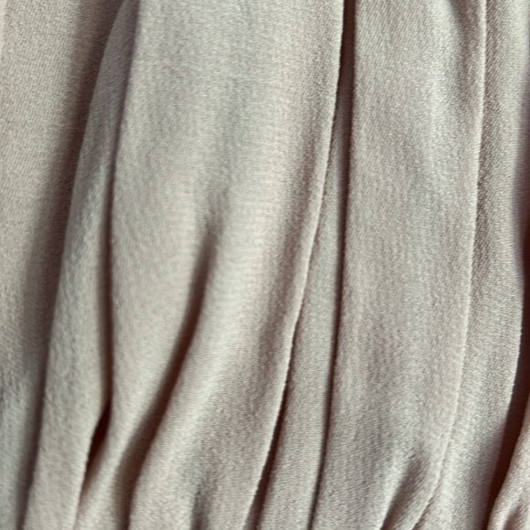 Beautiful sleeveless dress. Perfect for special occasions. - Picture 4 of 4